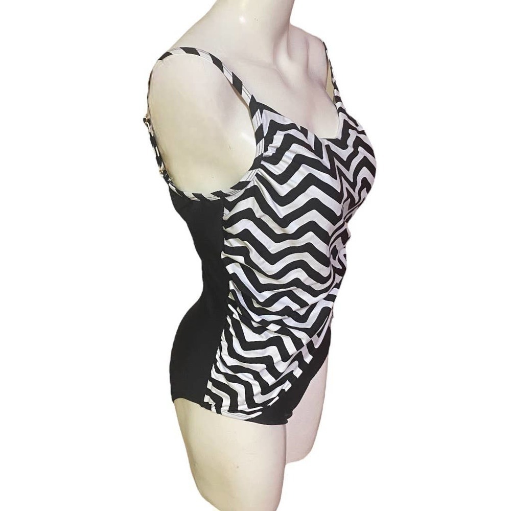 Sea & Sand Beachwear Drape Surplice One Piece Bathing Suit Chevron Size 12 New - Picture 3 of 11